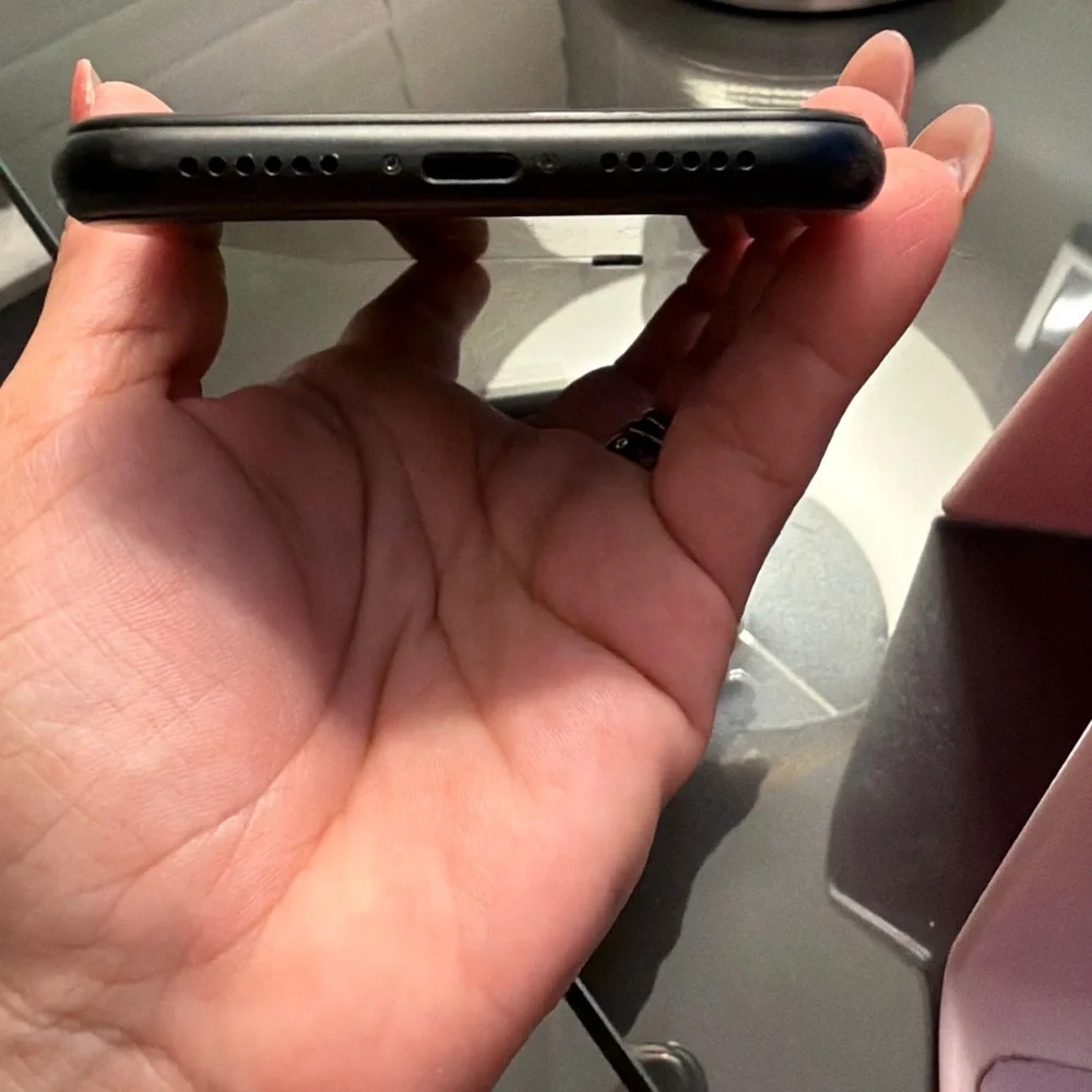 Apple XR smartphone 128GB Black